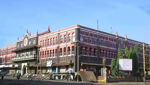 चतुर्थ श्रेणी कर्मचार्‍यांच्या आऊटसोर्सिंगवर भर