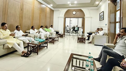 हिंगोली लोकसभा भाजपकडे येण्यासाठी प्रयत्न सुरु; सागर बंगल्यावर धडकलेल्या शिष्टमंडळाला फडणवीस यांचे आश्वासन