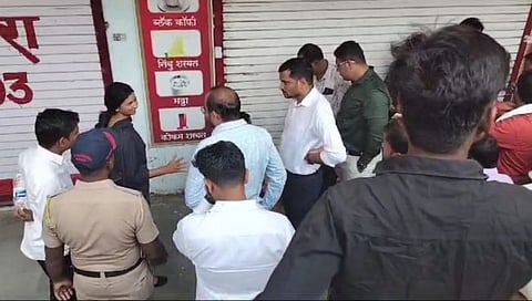 वाशिम: नगर परिषदेच्या थकबाकीदार गाळेधारकांवर धडक कारवाई