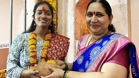 नेहा पैठणकर  