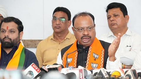 भाजप निवडणूक संकल्पपत्र: ३३ हजार कार्यकर्ते घरोघरी जाणार