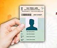 मतदान ओळखपत्र कुठे मिळेल? प्रश्नावर अधिकाऱ्यांकडून टोलवा टोलवीचे उत्तरं