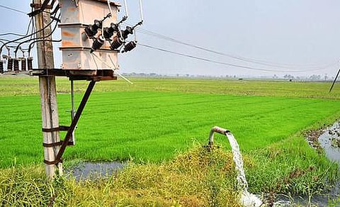 विजेचा लपंडाव; पिकांना फटका : अतिरिक्त भारनियमनामुळे शेतकरी त्रस्त