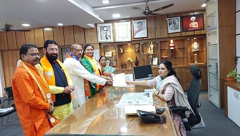 Nandurbar Lok Sabha Election : महायुतीच्या डॉ. हिना गावित यांचा उमेदवारी अर्ज दाखल