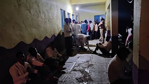 परभणी : पांगरा येथे रात्री ८ पर्यंत मतदान; नागरिक त्रस्त