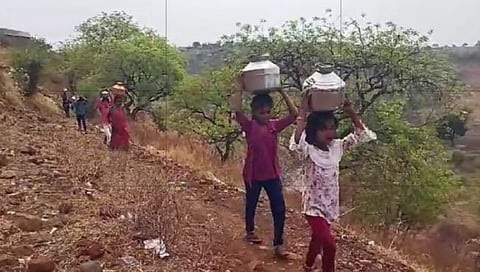 बीड : घोटभर पाण्यासाठी जीवन मरणाची लढाई : परळीच्या लेंडेवाडी गावात भीषण पाणीटंचाई