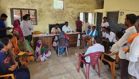 हिंगोली : मतदानावरचा बहिष्कार मागे, पण आम्हाला धान्य वेळेवर मिळावे हीच विनंती; राजापूर ग्रामस्थांची मागणी