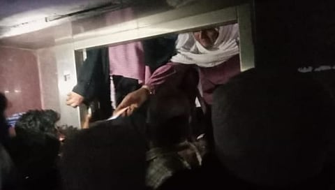 बीड : परळी रेल्वे स्थानकावर लिफ्टमध्ये अडकले प्रवासी