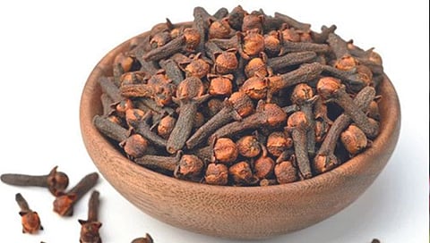 लवंगेच्या अतिसेवनाने ‘या’ दुष्परिणामांचा धोका