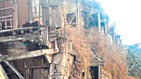 नाशिक : धोकेदायक वाडे, घरे खाली करा अन्यथा पोलिस बंदोबस्तात ते खाली केले जातील, नोटीसा बजावल्या