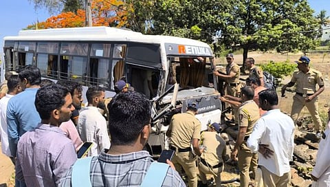 कराड पोलीस बस अपघात  