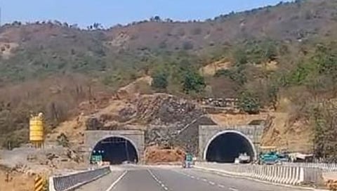 रत्नागिरी : कशेडी बोगद्यातून हलक्या वाहनांना मुंबईकडे जाण्यास परवानगी