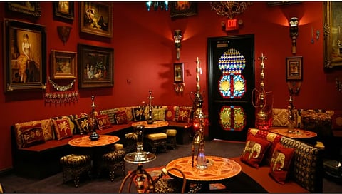 Police Raid On hukka Parlour In Nandurbar