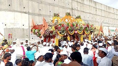 Jagadguru Sant Tukaram Maharaj Palkhi ceremony entered Sri Nageshwar temple of Patas
