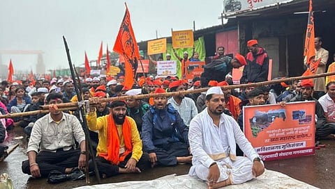 Followers of the entire Hindu community gathered for the Mahaarti at Vishalgarh