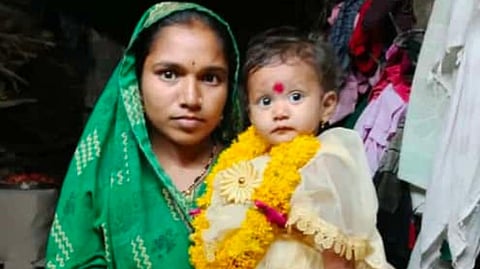 चुडावा येथे विवाहितेने दोन वर्षांच्या चिमुकलीसह  गळफास घेऊन जीवन संपविले. 