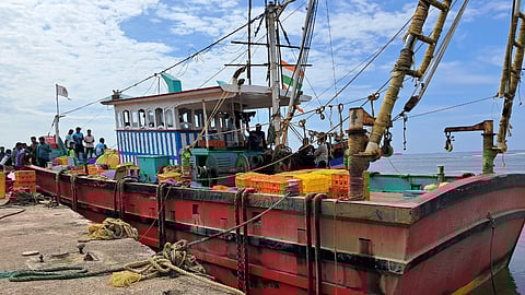 Action taken against Karnataka trawlers fishing in Maharashtra sea