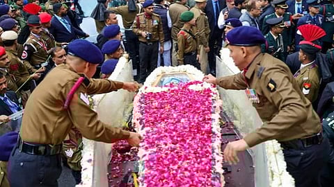 Manmohan Singh passes away