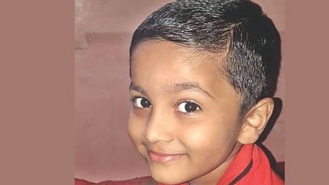 Nashik News- A child died after falling from a height while flying a kite