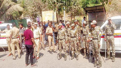 Two groups clash in Jakatwadi