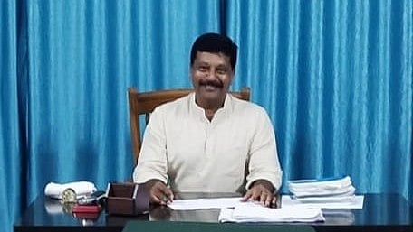 Khanapur Tehsildar  Prakash Gaikwad  suspended