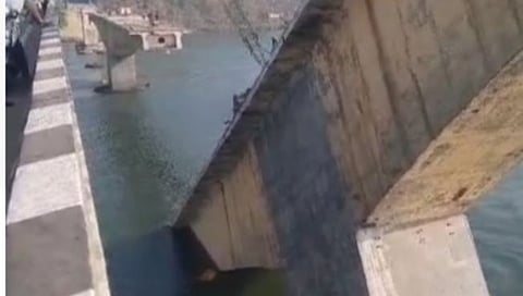 Kali River bridge collapse