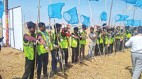 महाकुंभमेळ्यात स्वच्छता मोहिमेचाही होतोय महाविक्रम होत आहे.