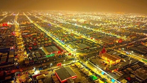 maha kumbh 2025 people dip more than population of america russia and pakistan