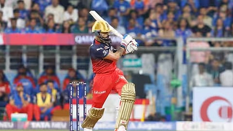 विराट कोहलीने वानखेडेवर रचला इतिहास! टी-20मध्ये 13000 धावांचा टप्पा पार