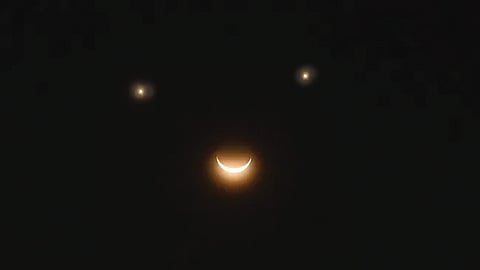 25 एप्रिलला आकाशात दिसणार ‘स्मायली फेस’!