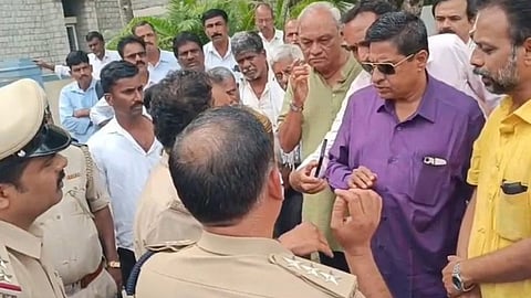 karnataka fir filed against cet exam official in shivamogga for allegedly asking students to remove janeu and kalava