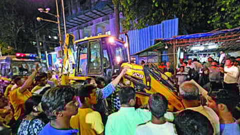 Mumbai Prabhadevi bridge news