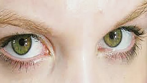 eye-contact-as-nonverbal-communication-supported-by-science