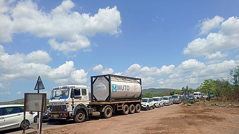 Traffic jam between Mumbai-Goa highway
