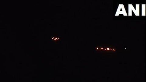 सांबा सेक्‍टरमध्ये पाकिस्‍तानी ड्रोन सोमवारी रात्री दिसून आले