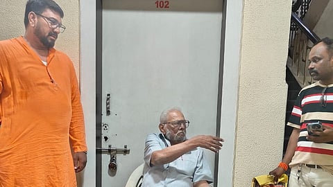 Dhule illegal Cash Found 