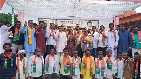 Congress NCP Corporators join BJP in Jivati