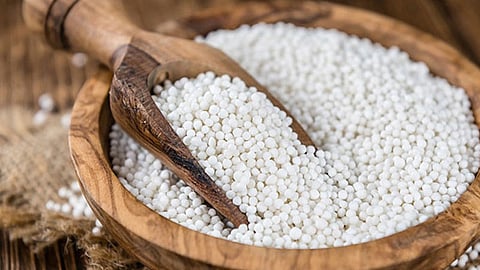 गूळ-साखरेच्या दरात घसरण; साबुदाणा आणि नव्या नारळाचीही मंदी