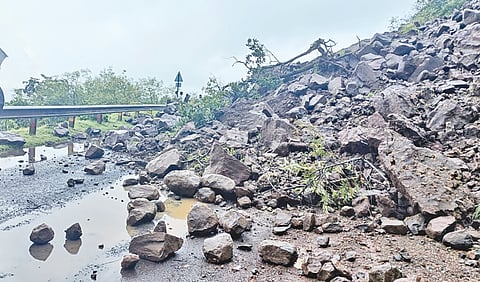 Landslide in Ambenali Ghat 