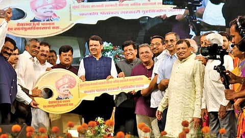 Devendra Fadnavis Birthday special article