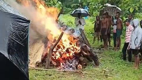 Mokhada Kurlaud Gram Panchayat funeral  Issue 