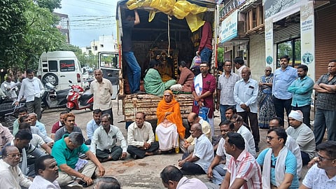 Ambajogai cremation land dispute