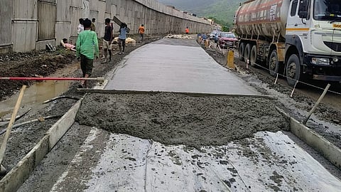 Mumbai-Ahmedabad Highway : मुंबई-अहमदाबाद महामार्गावरील खड्डे बुजवण्याच्या कामाला वेग 