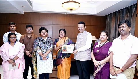 दिल्लीत महाराष्ट्र शासनामार्फत उभारण्यात येणाऱ्या सांस्कृतिक भवनाचा आराखडा मुख्यमंत्री देवेंद्र फडणवीस यांना सादर करण्यात आला