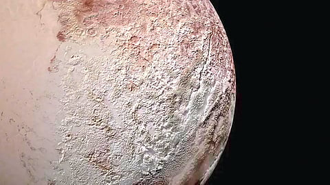 pluto-ice-mountains-as-tall-as-eiffel-tower-found