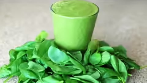 health-benefits-of-a-glass-of-spinach-juice