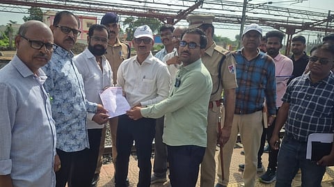 Manwat Road railway  station express train halt