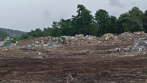 Roadside dumping in Palghar