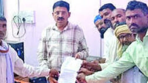 Dharashiv News : गोहत्याबंदी कायदा रद्द करण्याची शेतकरी, व्यापाऱ्यांची मागणी 