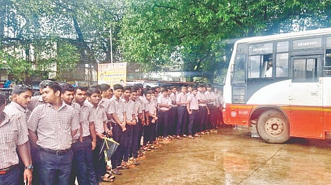 Vaibhavwadi Student Transport Issue 